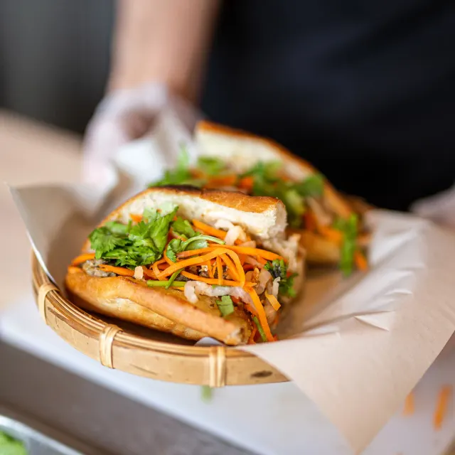 BookNoFees: Restaurant – Bánh mì makers – Prague – Brotbackautomaten, Foto 3