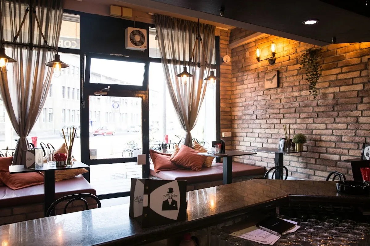 BookNoFees: Café – Mr. Šarm – Zagreb – Herr Šarm, Foto 1