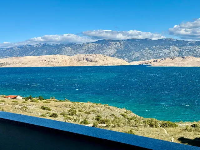 BookNoFees: Penthouse Apartment mit Meerblick und Velebit – Pag