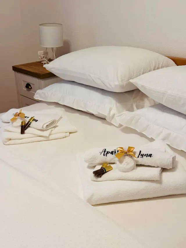 BookNoFees: Neu renoviertes Apartment mit Balkon und Parkplatz – Livno