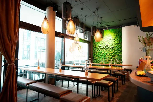 BookNoFees: Restaurant – Cô Chu – Berlin – Frau Chu, Foto 2