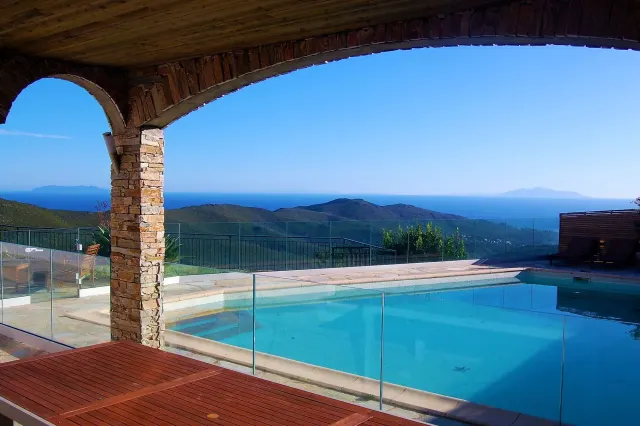 BookNoFees: Villa in Sisco, privater Pool und Meerblick – SISCO