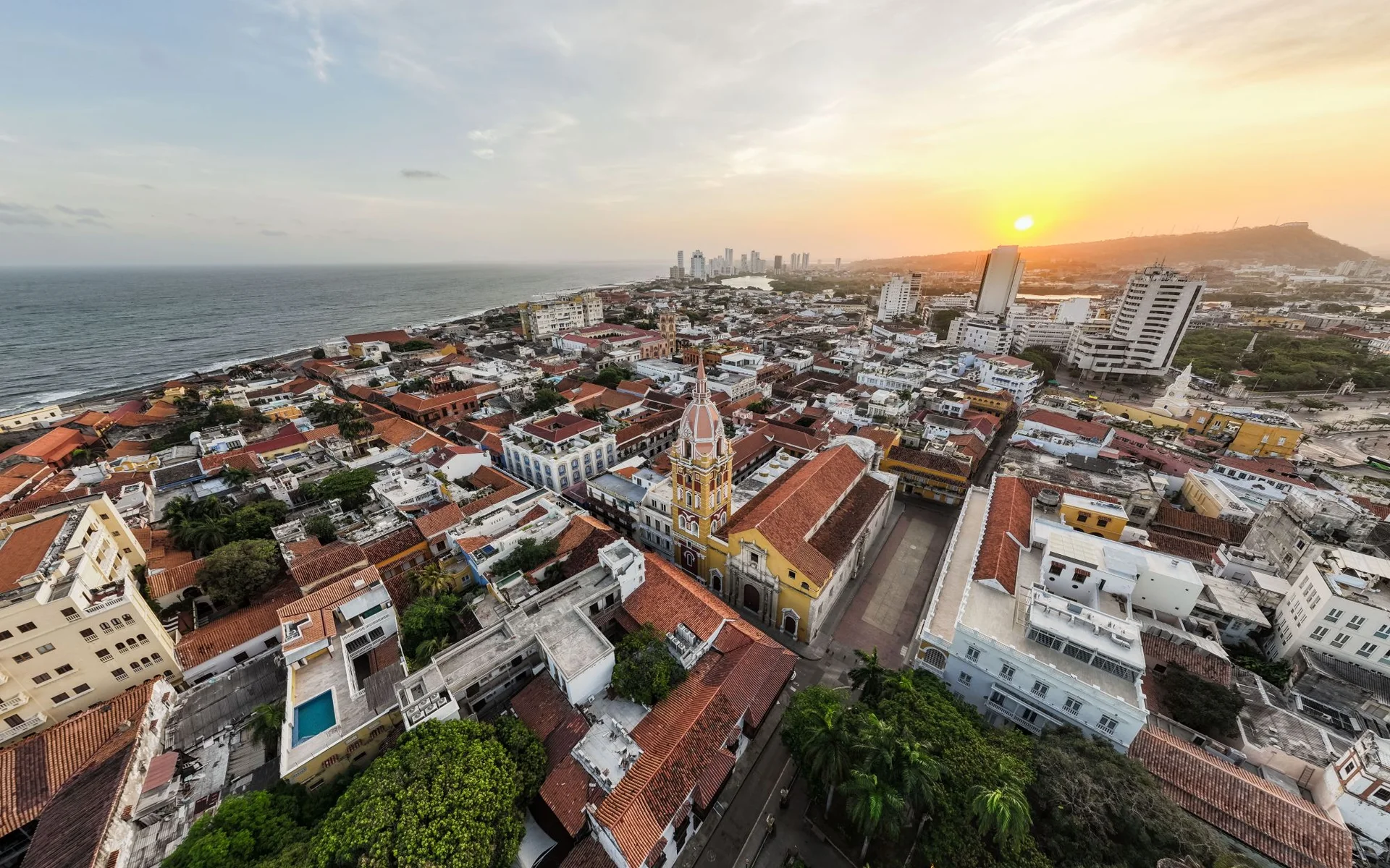 La vieille ville historique de Carthagène au coucher du soleil