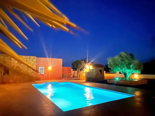 BookNoFees : location de vacances à Triquivijate – Finca El Lomo – Votre maison chaleureuse avec piscine privée, Triquivijate
