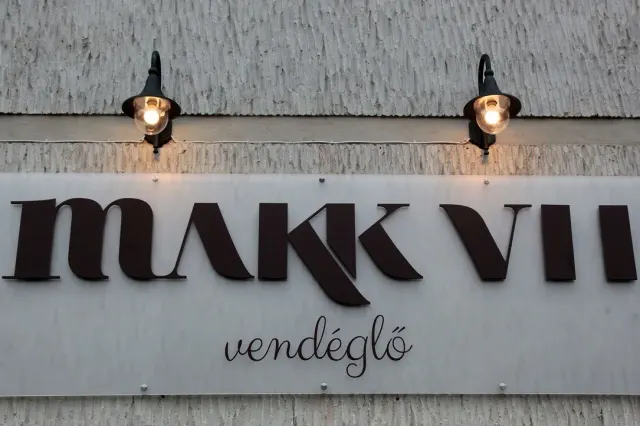 BookNoFees : Restaurant – Makk VII – Budapest – Mack VII, photo n° 3