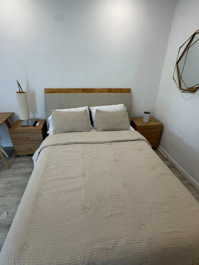 BookNoFees: Studio calme et central avec entrée indépendante et parking – Cutler Bay