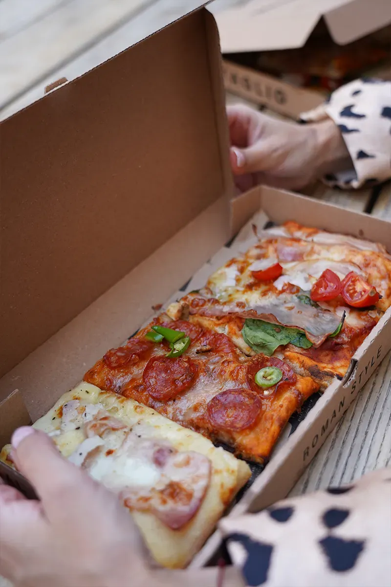 BookNoFees : Restaurant – Treevi Pizza Al Taglio – Bucharest – Treevi Pizza à la part, photo n° 1