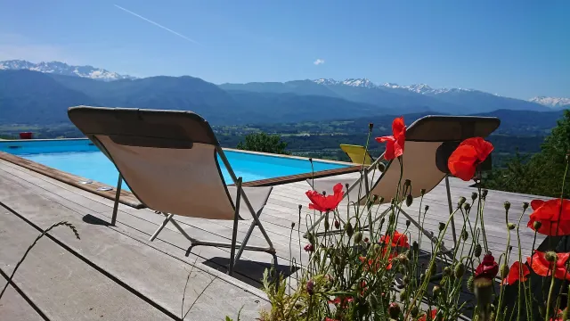 BookNoFees : location de vacances à St Pierre D'albigny – location de charme pour 2 avec piscine en Savoie