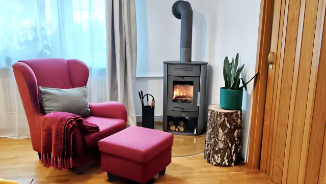 BookNoFees: vakantiehuis in Bensheim – Stijlvol appartement met open haard