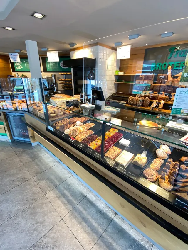 BookNoFees: Bakkerij – Bäckerei Franzes – Eslohe – Bakkerij Franzes, foto 2
