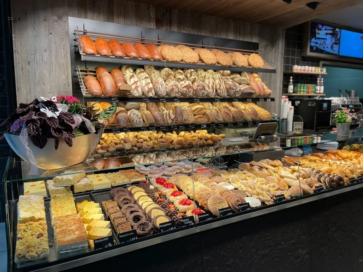 BookNoFees: Restaurant – Bäckerei Birkelbach – Bad Berleburg – Bakkerij Birkelbach, foto 1