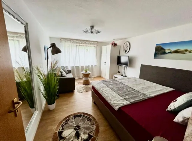 BookNoFees: Rustig appartement met eigen ingang en uitzicht op de tuin – Karlsruhe