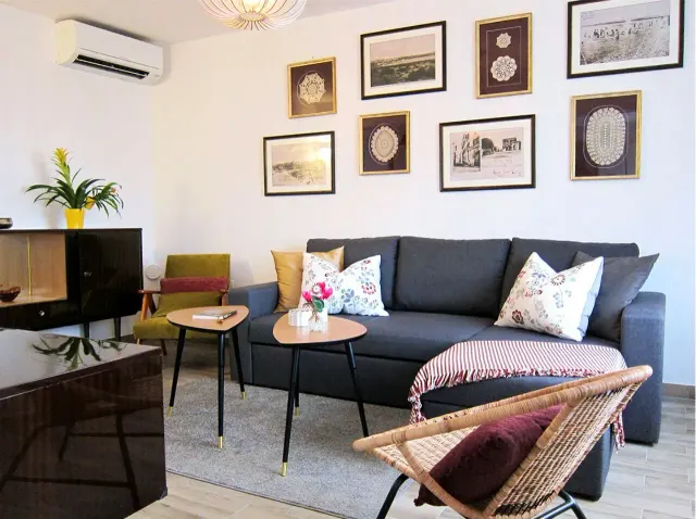 BookNoFees: vakantiehuis in Medulin – Ruim vakantiehuis met tuin en uitzicht op zee