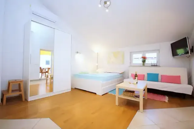 BookNoFees: Studio Kamamila vlak bij het strand, op 200 m van het strand – Medulin