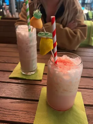 Restaurant – BookNoFees: foto uit de recensie van Valentina Pfenning over R-Café Möhnesee