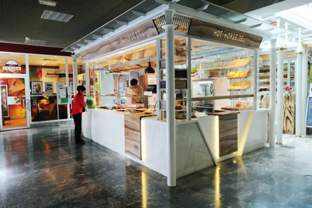 BookNoFees: Snackbar – Hot Horse DELI – Ljubljana – Hot Horse DELI, foto 2