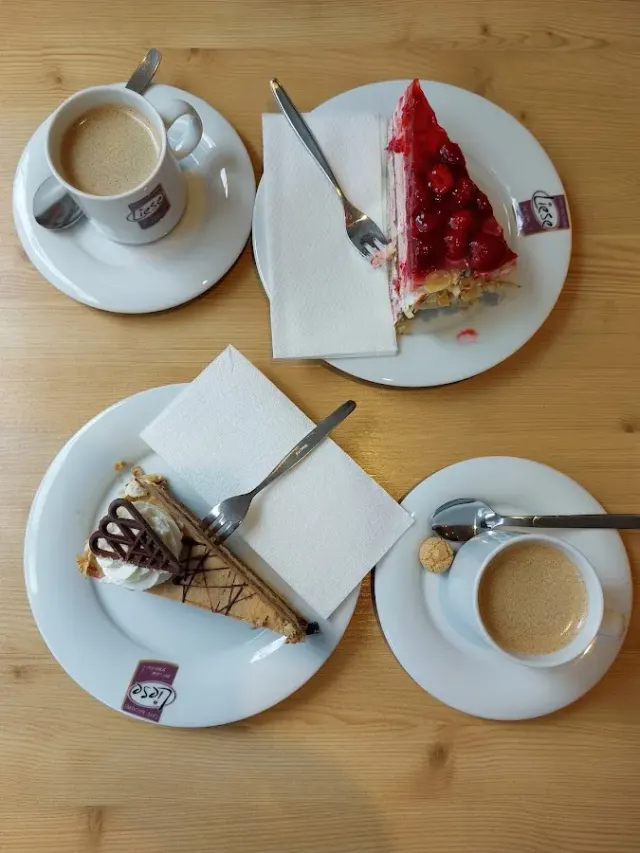 BookNoFees: Bakkerij – Bäckerei Konditorei R. Leitner – Brilon – Bakkerij en banketbakkerij R. Leitner, foto 3