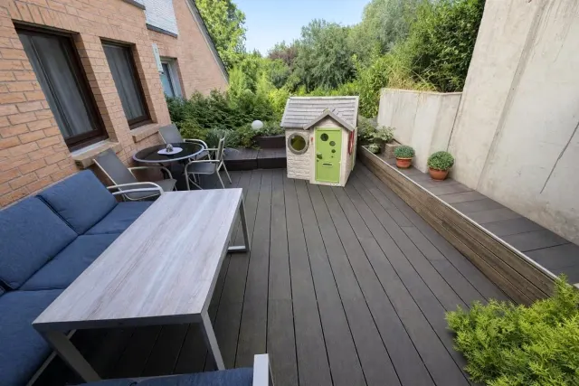 BookNoFees: Rustig vakantieappartement met terras en uitzicht op de tuin – Rheinstetten