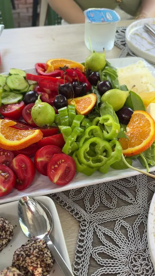 BookNoFees: Restaurant – Doğa Cafe Restaurant - Alev Hanım'ın Mutfağı – Istanbul – Doğa Café-Restaurant - De keuken van Alev Hanım, foto 3