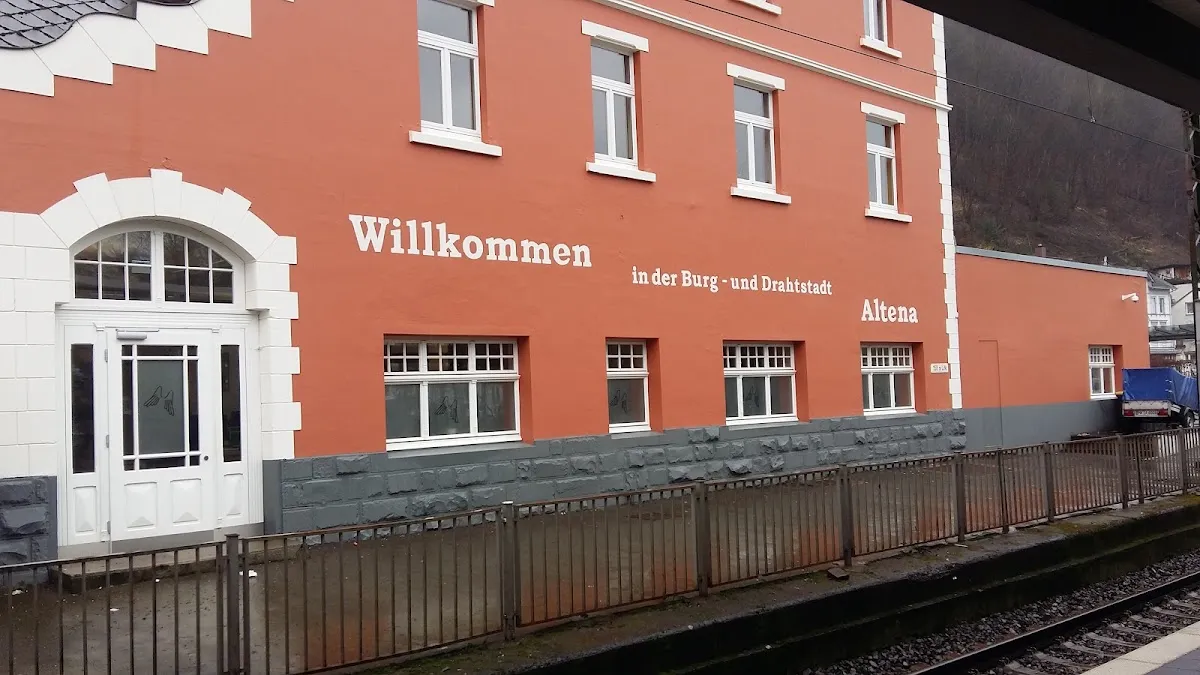 BookNoFees: Restaurant – Merz Konditoreicafé – Altena – Merz Banketbakkerij-café, foto 1