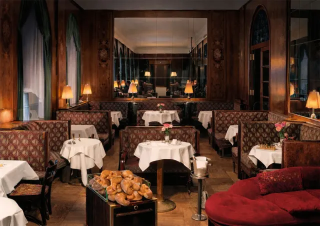 BookNoFees: Café Landtmann, Vienna