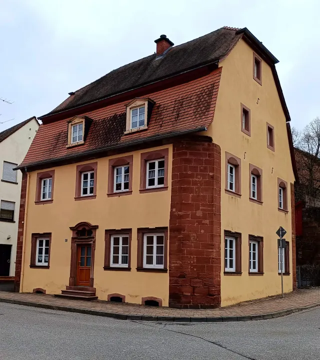 BookNoFees: Vakantieappartement bij het klooster - plaats voor 14 personen – Hornbach