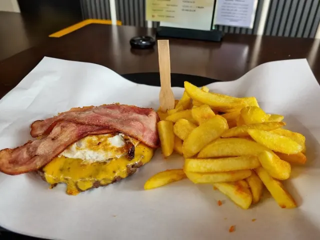 BookNoFees: Restaurant – 3MO-Burger – Medebach – 3MO-Burger, foto 3