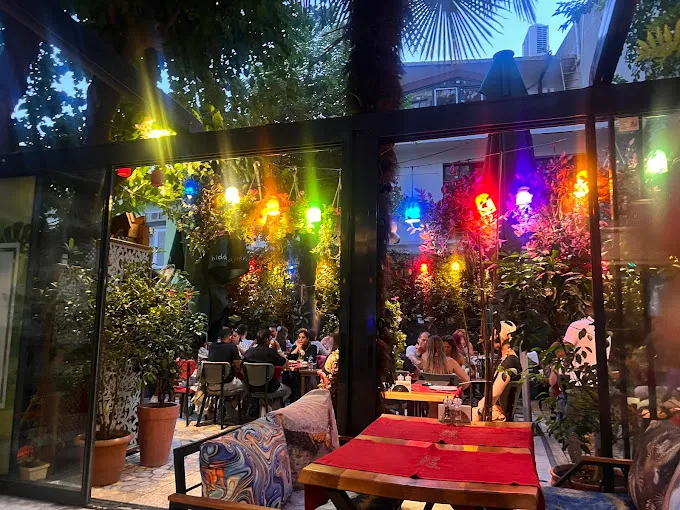 BookNoFees: Restaurant – Hidden Garden Sultanat – Istanbul – Het verborgen sultanat van de Tuin, foto 1