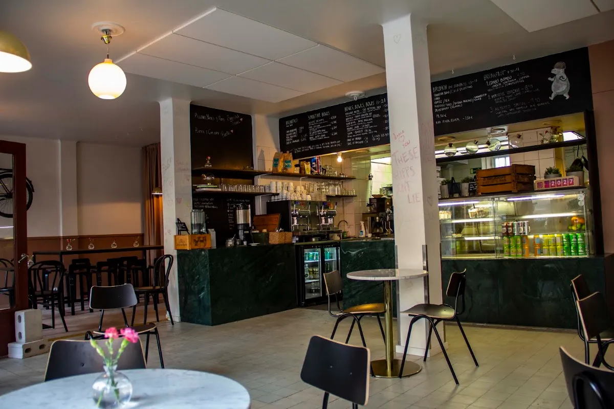 BookNoFees: Café – Green Hippo Cafe – Helsinki – Green Hippo Café, foto 1