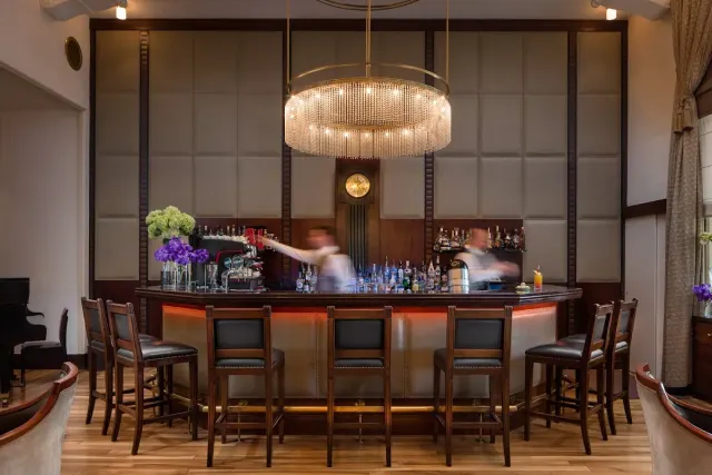 BookNoFees: Esplanade 1925 Lounge & Cocktail bar, Zagreb