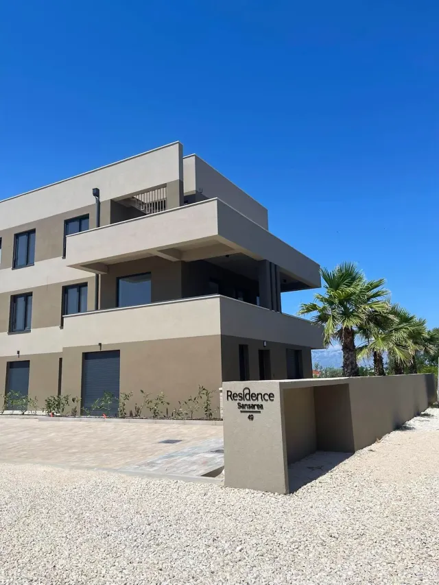BookNoFees: vakantiehuis in Privlaka – Pas gerenoveerd appartement met terras en parkeerplaats