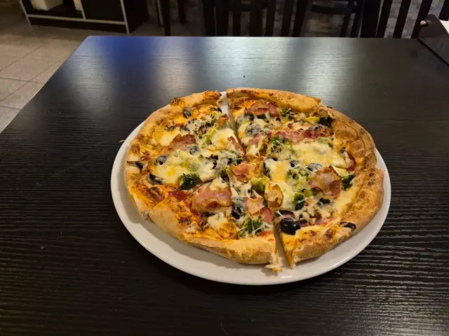 BookNoFees: Restaurant – American Food Kamen – Kamen – American Food Kamen, foto 3