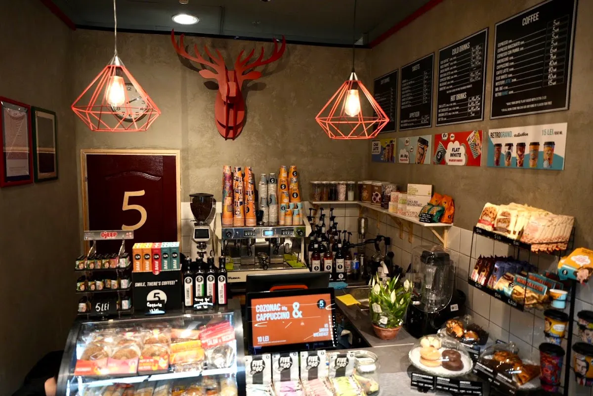 BookNoFees: Restaurant – 5 to go – Bucharest – Nog 5 te gaan, foto 1