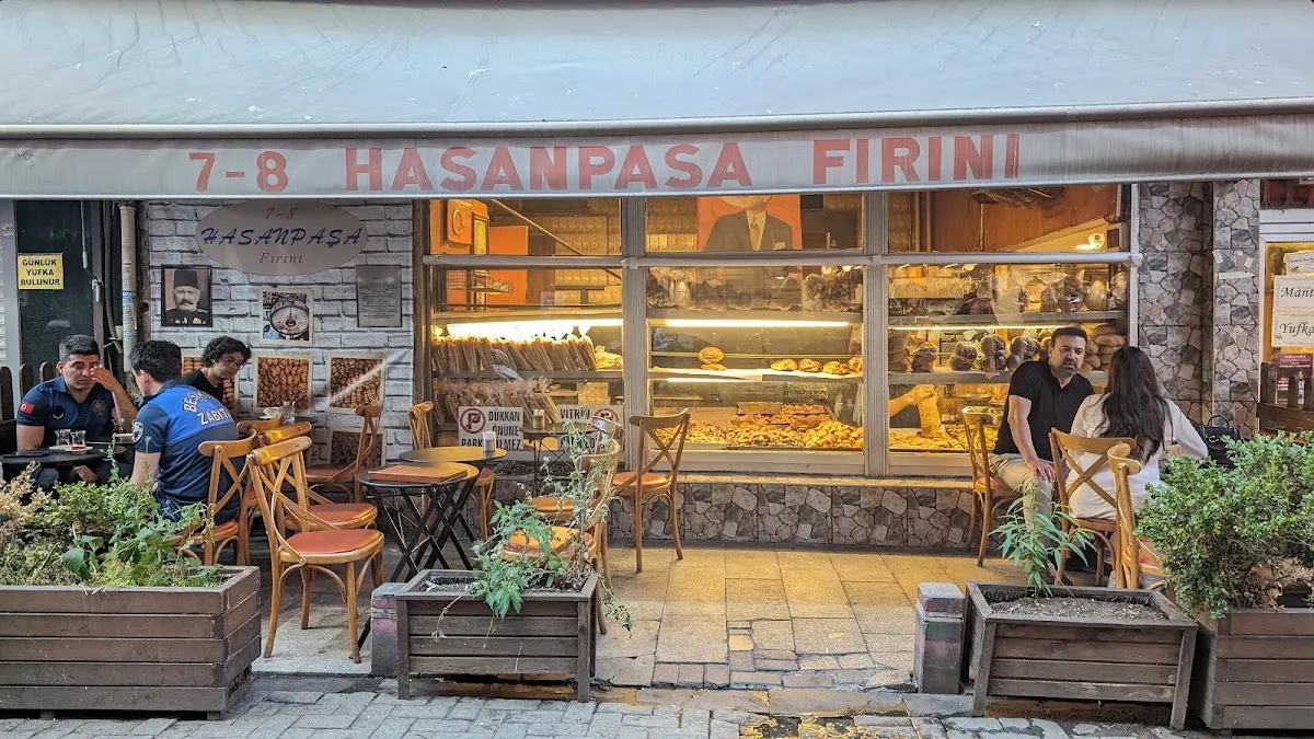 BookNoFees: Bakkerij – 7-8 Hasanpaşa Fırını – Istanbul – 7-8 De bakkerij van Hasanpaşa, foto 1