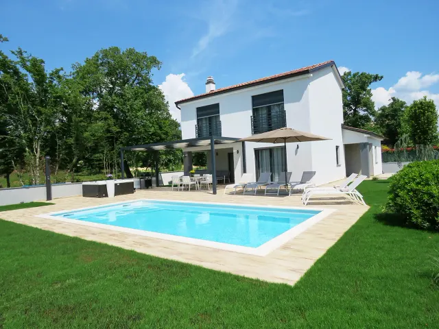 BookNoFees: Villa Cerasela | Stijlvolle villa in de buurt van Rovinj met zwembad, whirlpool en barbecue – Kanfanar