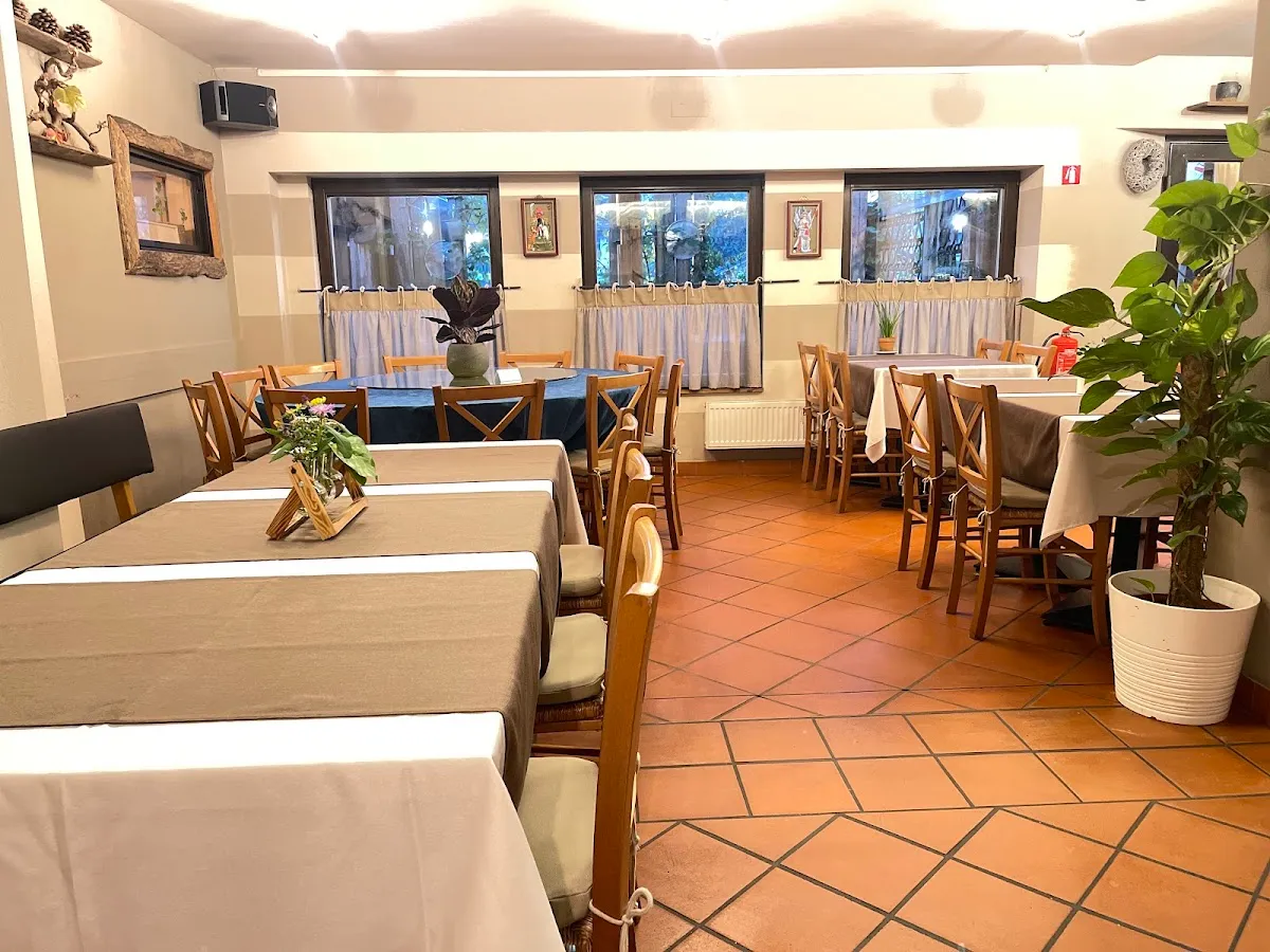 BookNoFees: Restaurant – Beli labod 2 – Ljubljana – De witte zwaan 2, foto 1